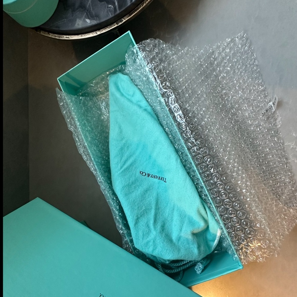 TIFFANY & CO ULTRA RARE Y2K RELEASE STERLING SILVER CELEBRATION HORN MINT CONDIT - Picture 12 of 13